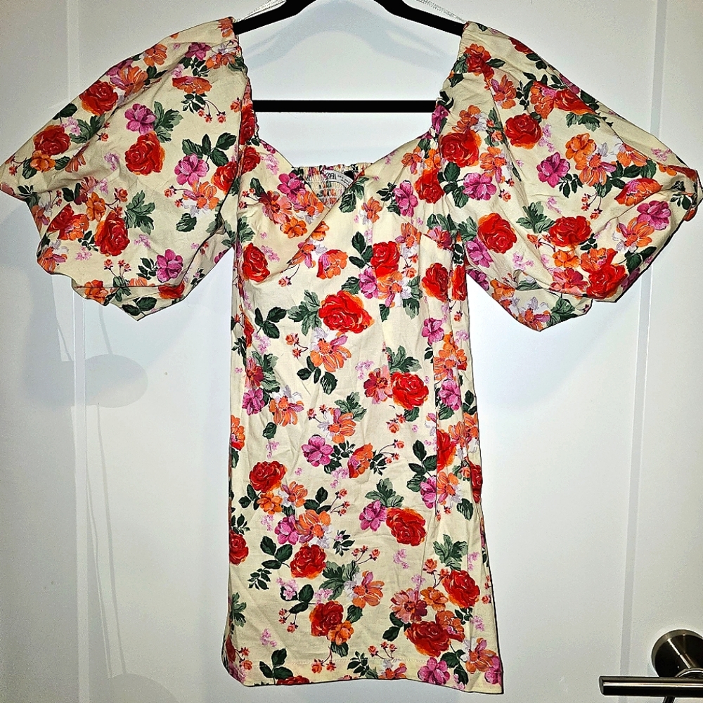 Zara floral tight puffy sleeve dress